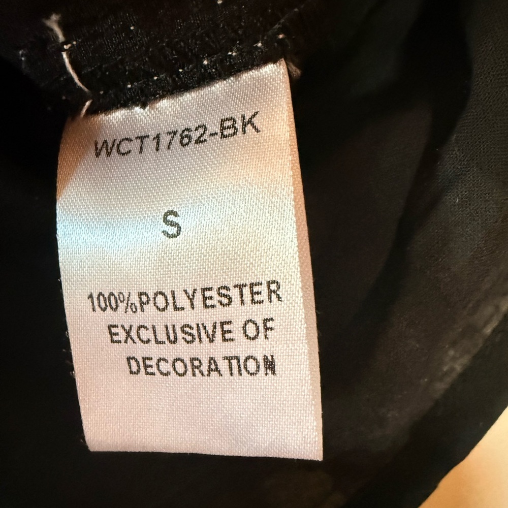 THML Black top with Unique off white Embroidery small EUC boho casual - Picture 5 of 6